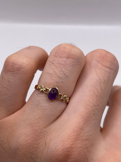 9ct gold cabochon amethyst ring
