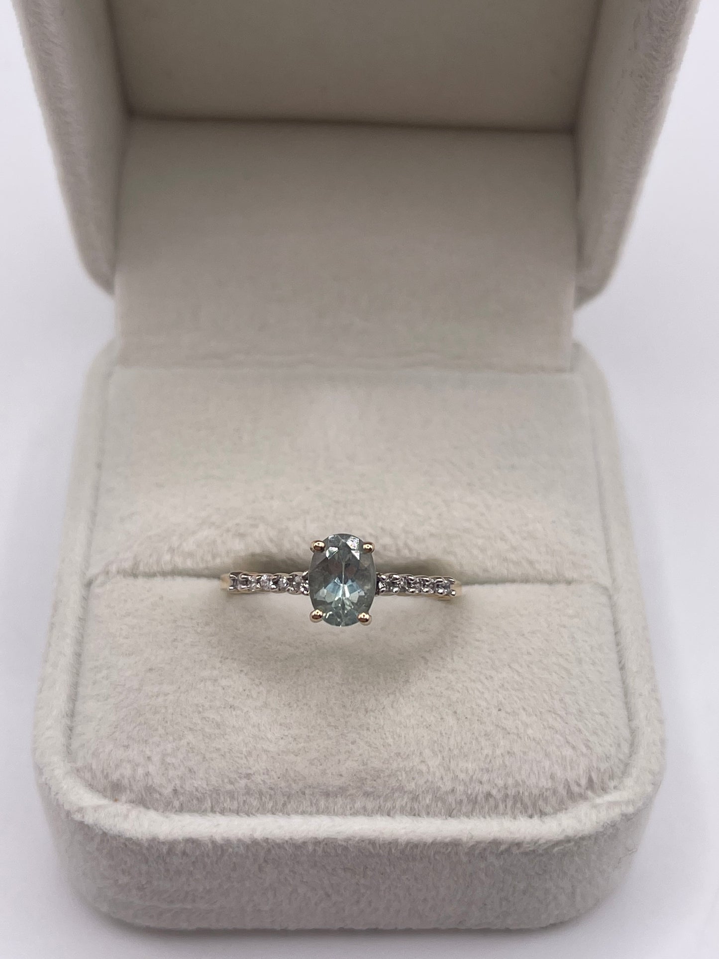 9ct gold quartz and zircon ring