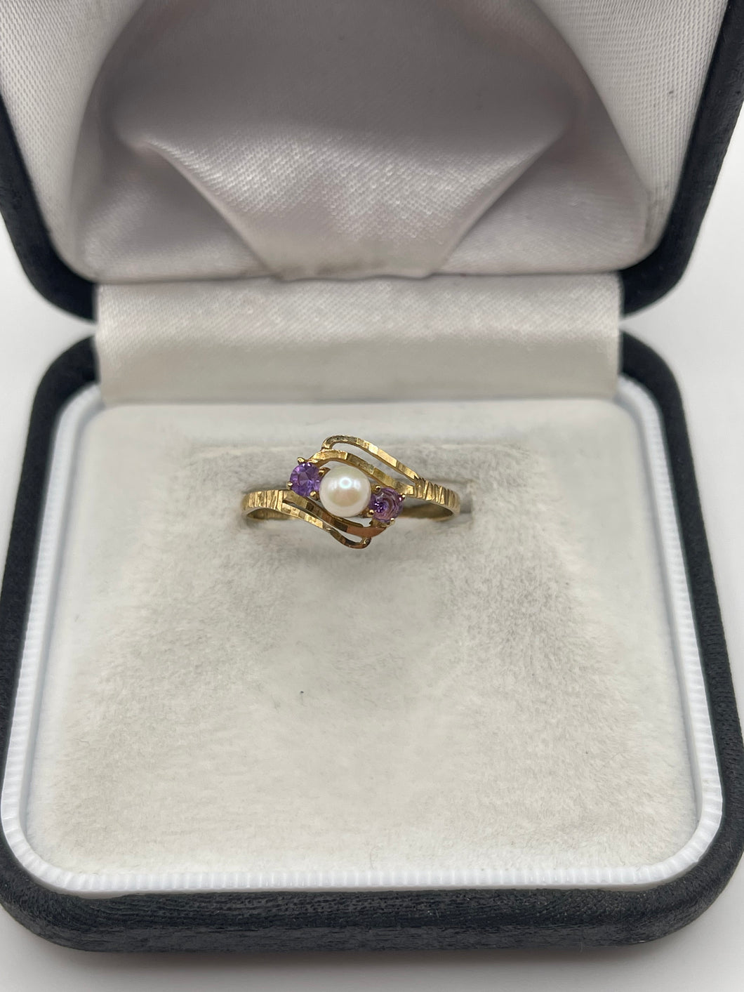 9ct gold amethyst and pearl ring