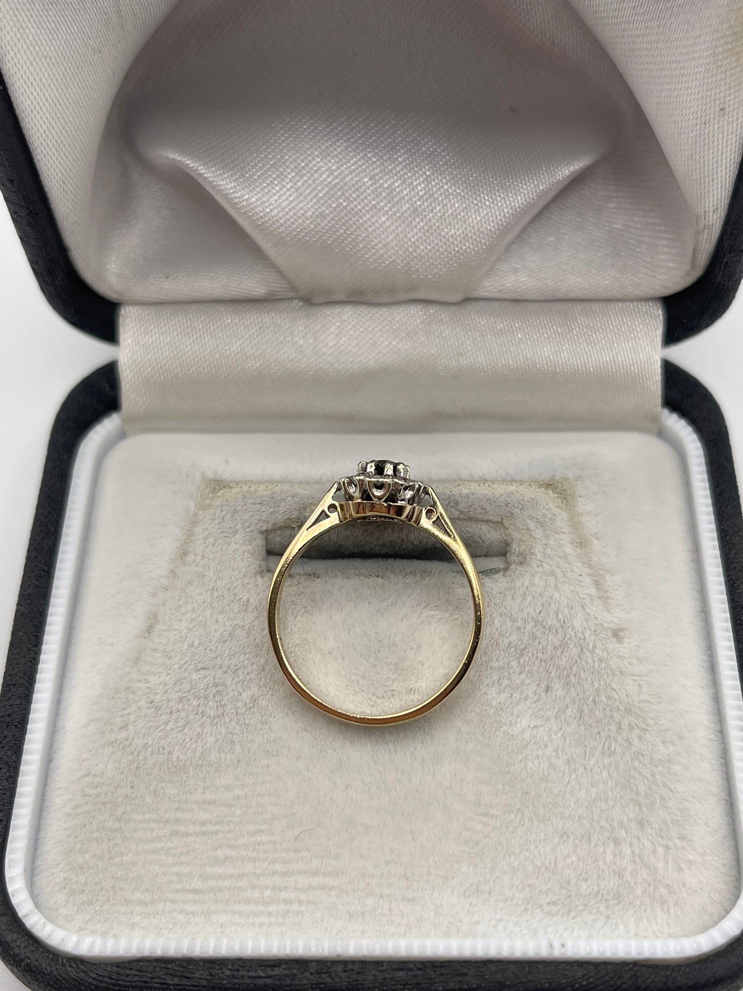 9ct gold sapphire and diamond ring