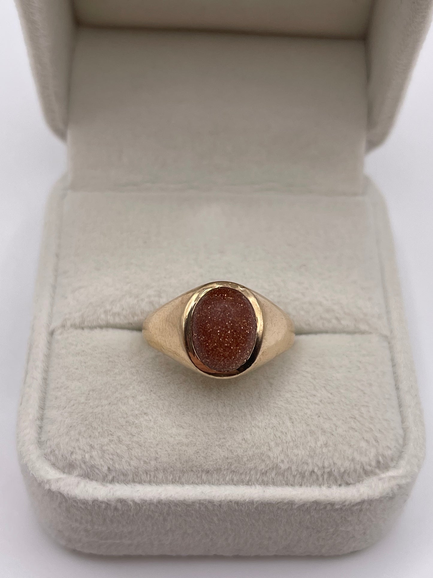 9ct gold sandstone signet ring