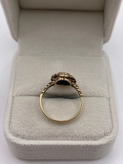 9ct gold garnet ring