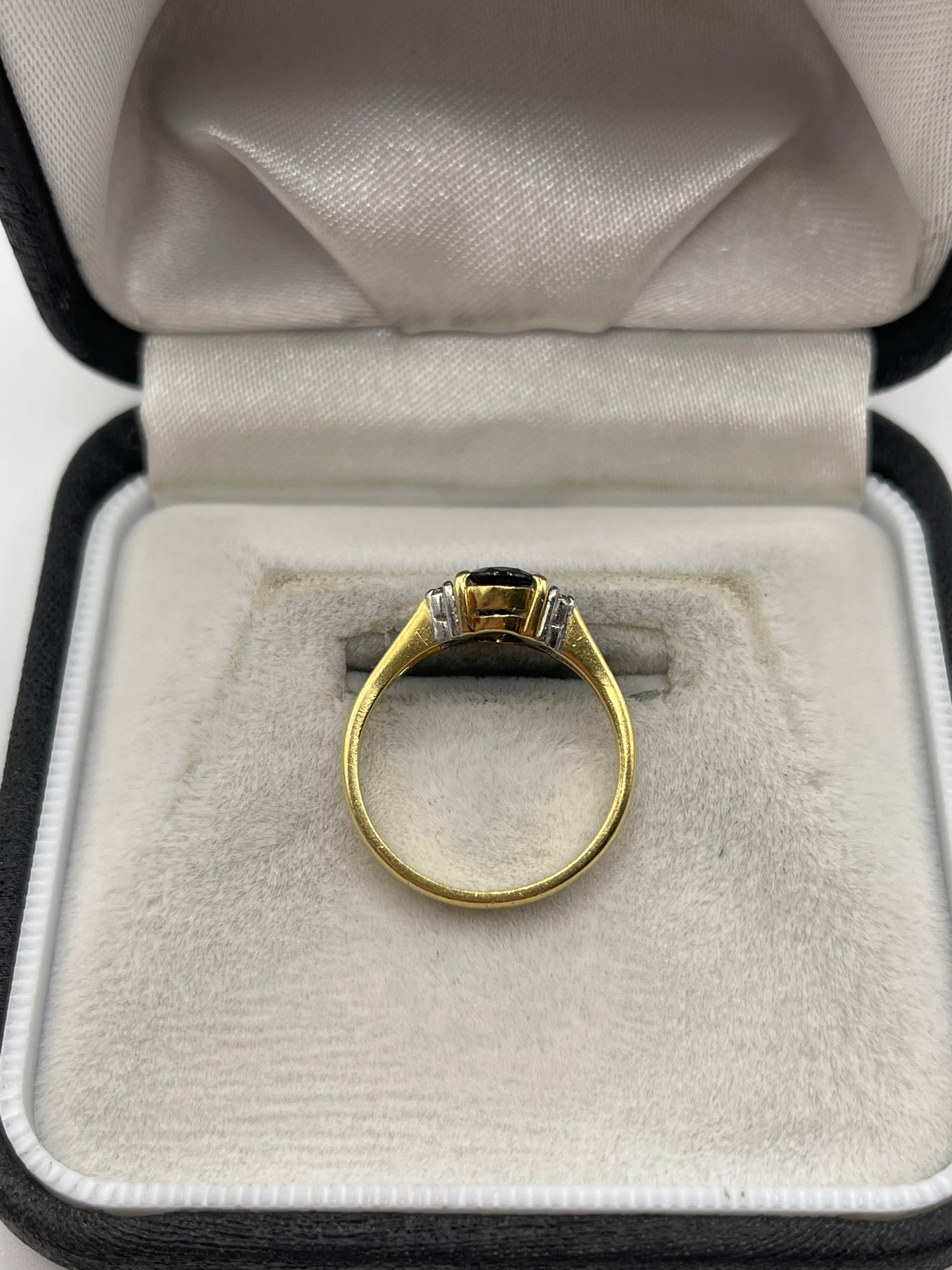 18ct gold sapphire and diamond ring
