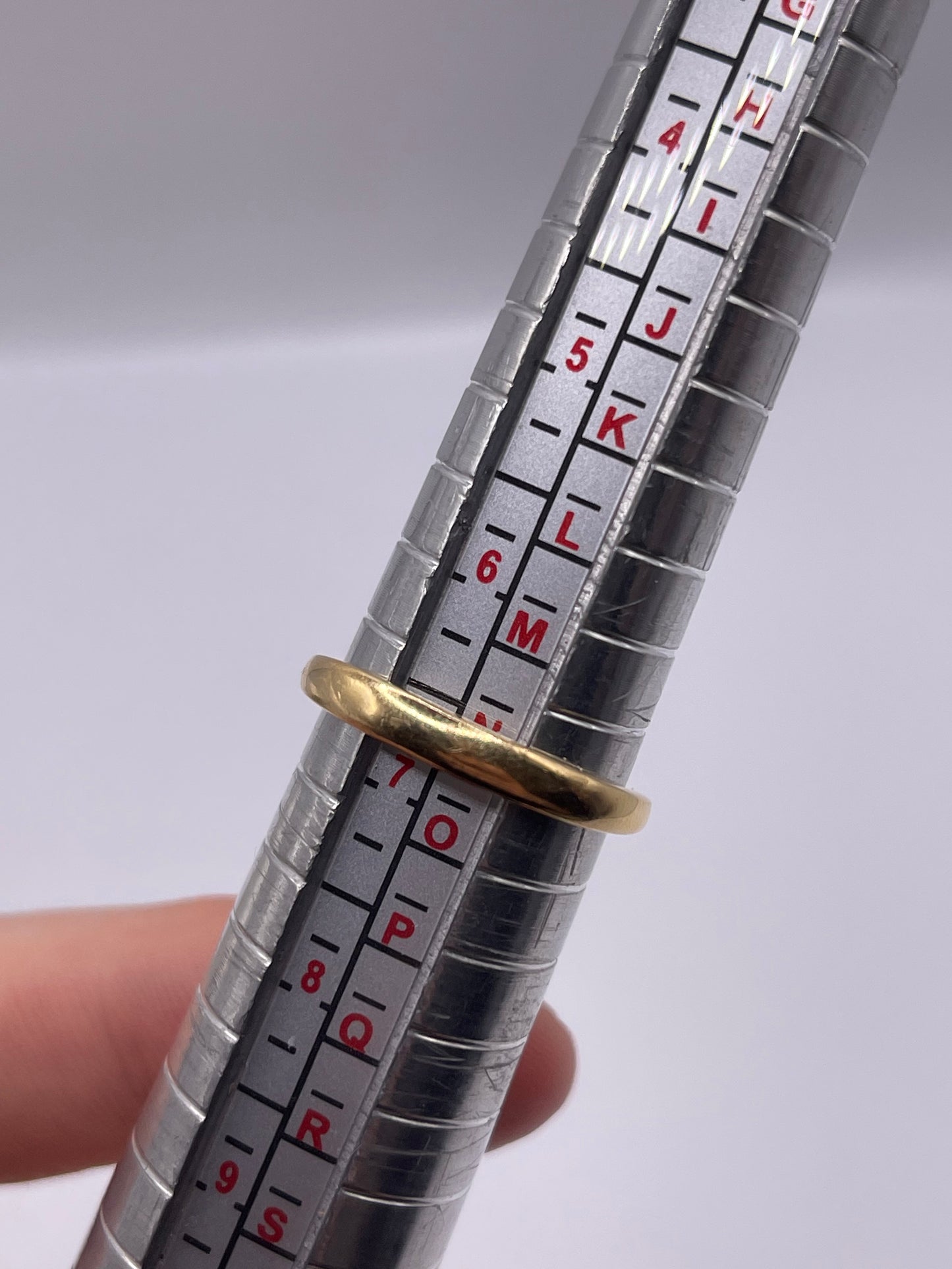 18ct gold ruby and diamond ring