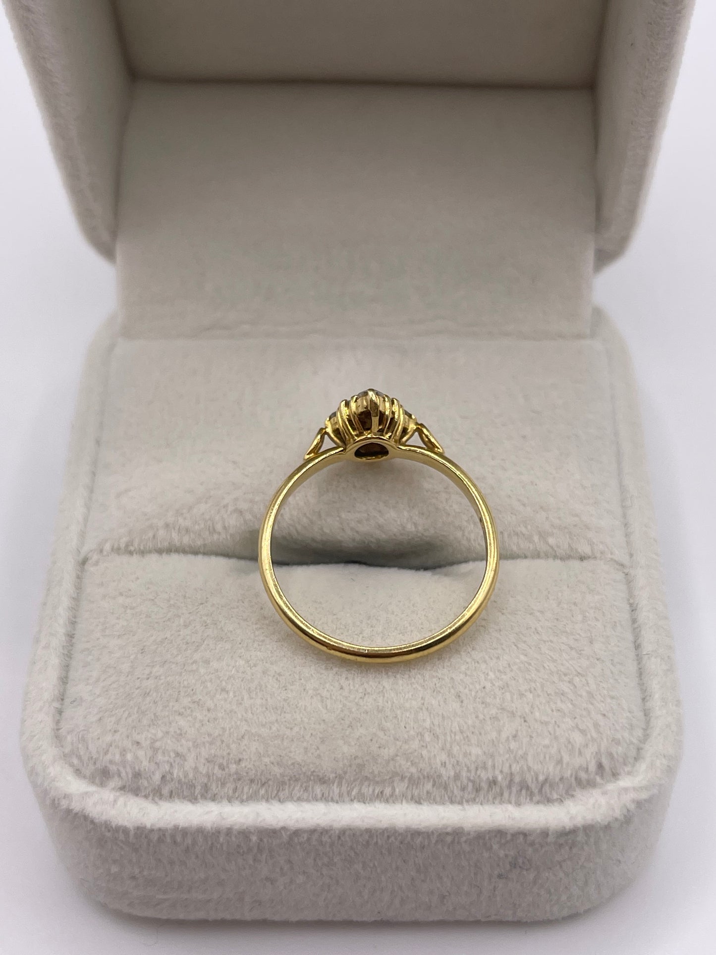 18ct gold emerald and diamond ring