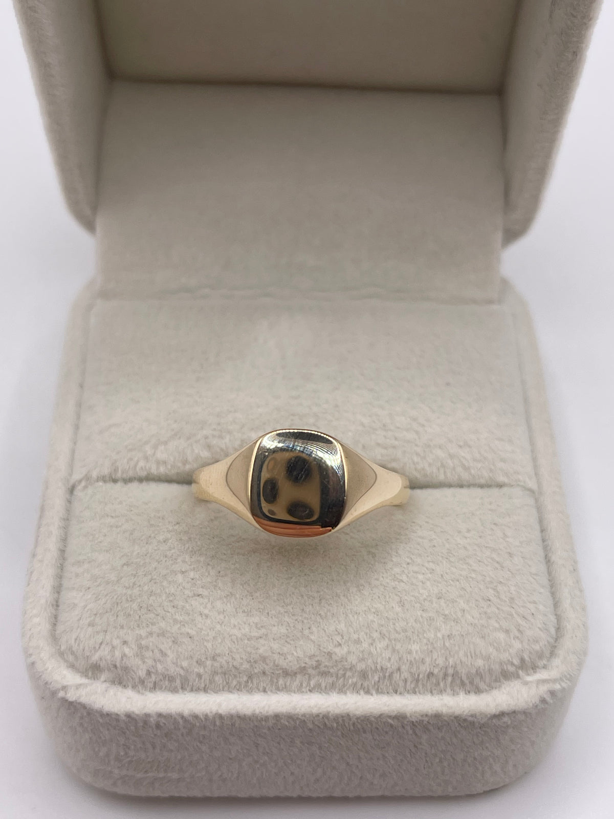 9ct gold signet ring