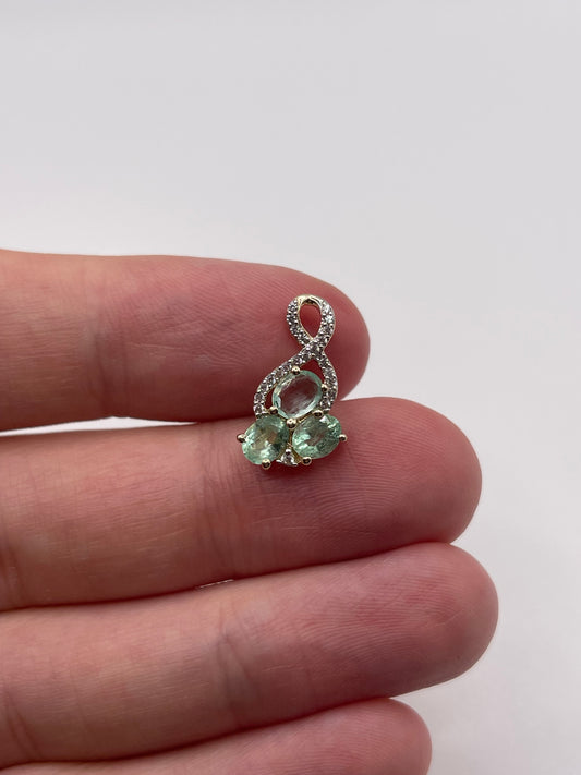 9ct gold green kyanite and zircon pendant