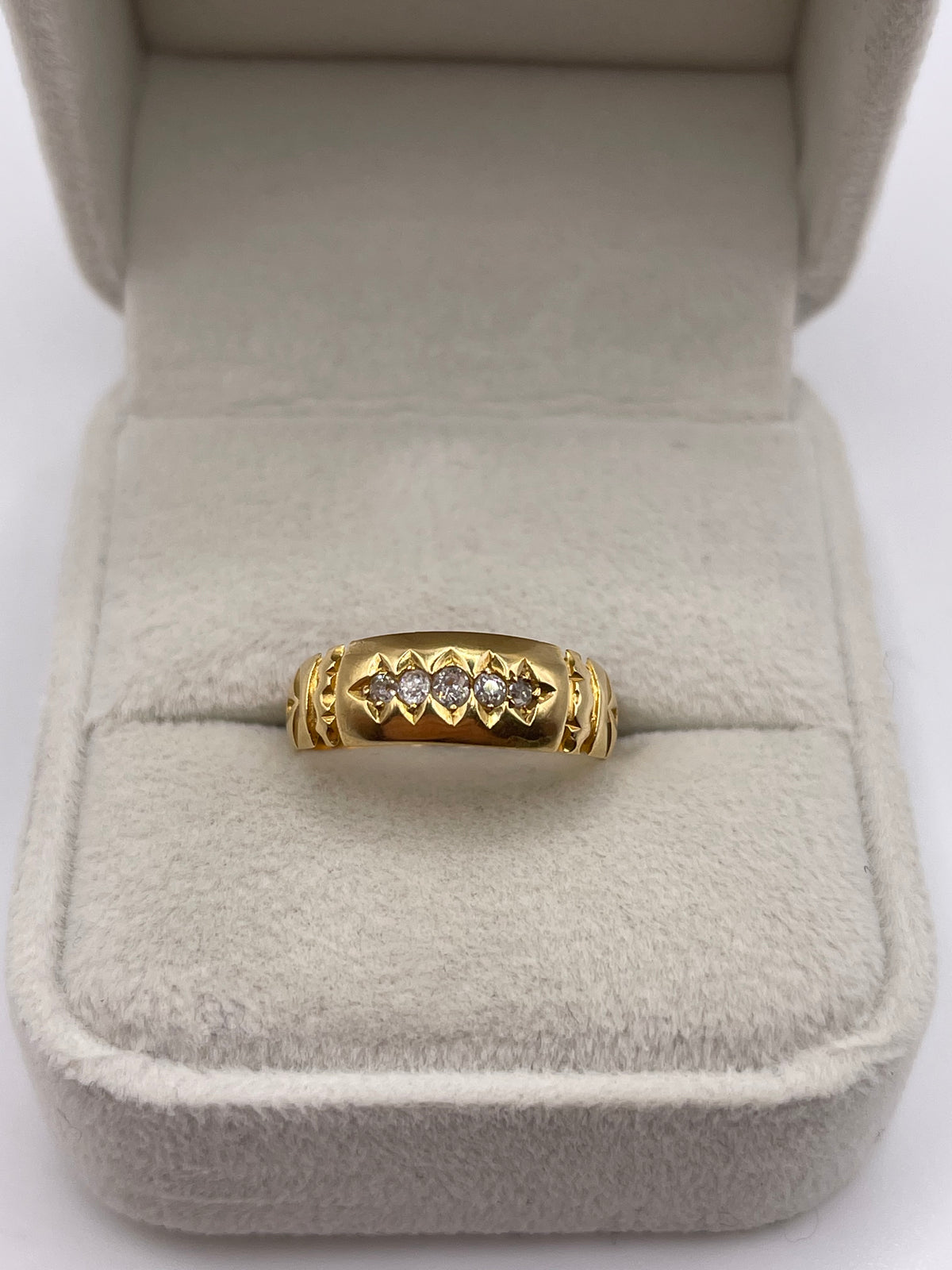Antique 18ct gold diamond ring