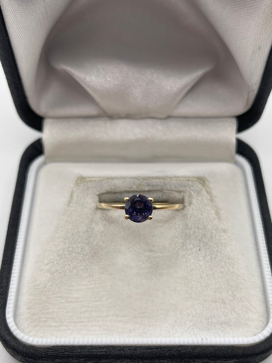 9ct gold iolite and zircon ring