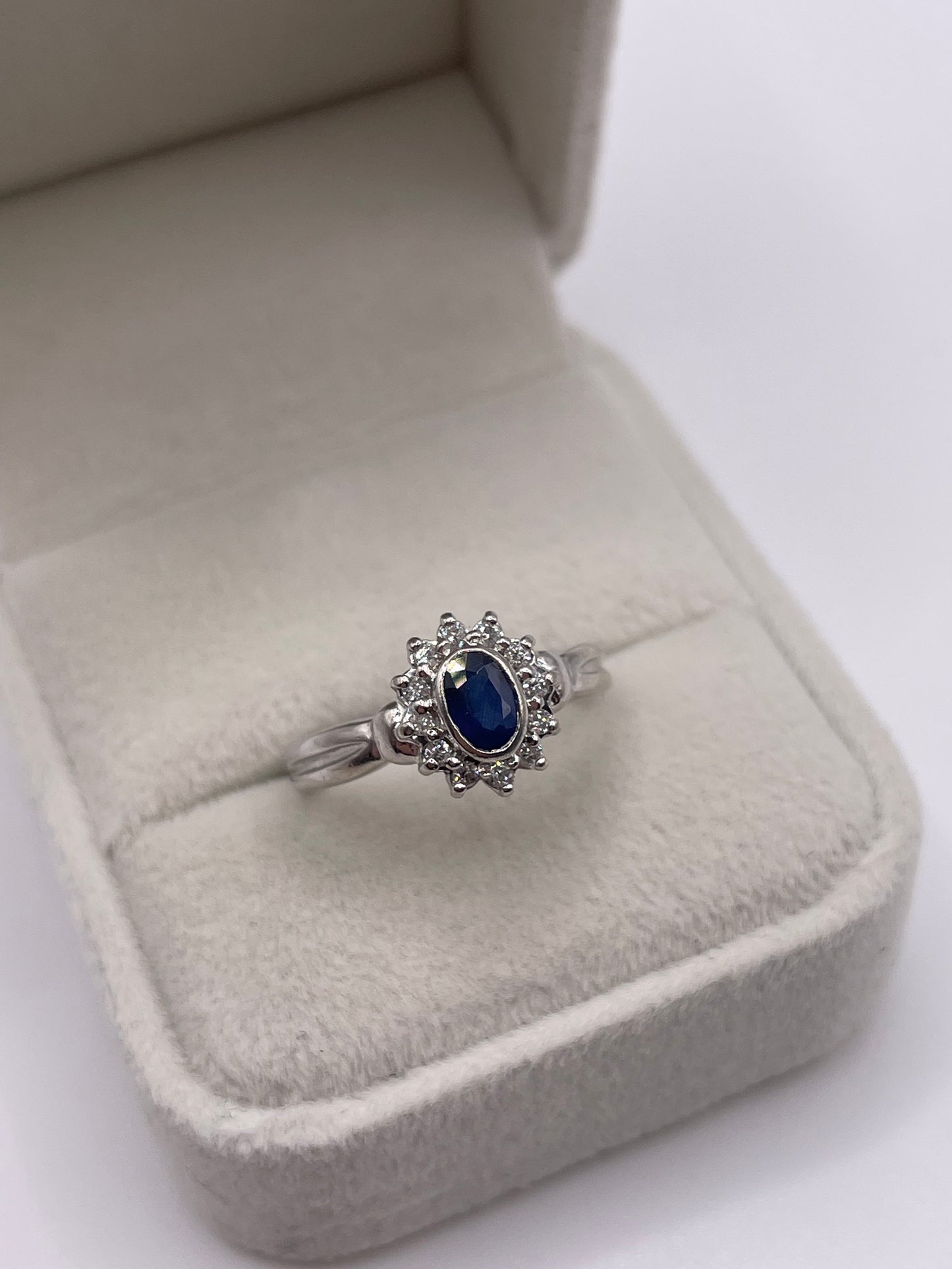 9ct white gold sapphire and diamond ring
