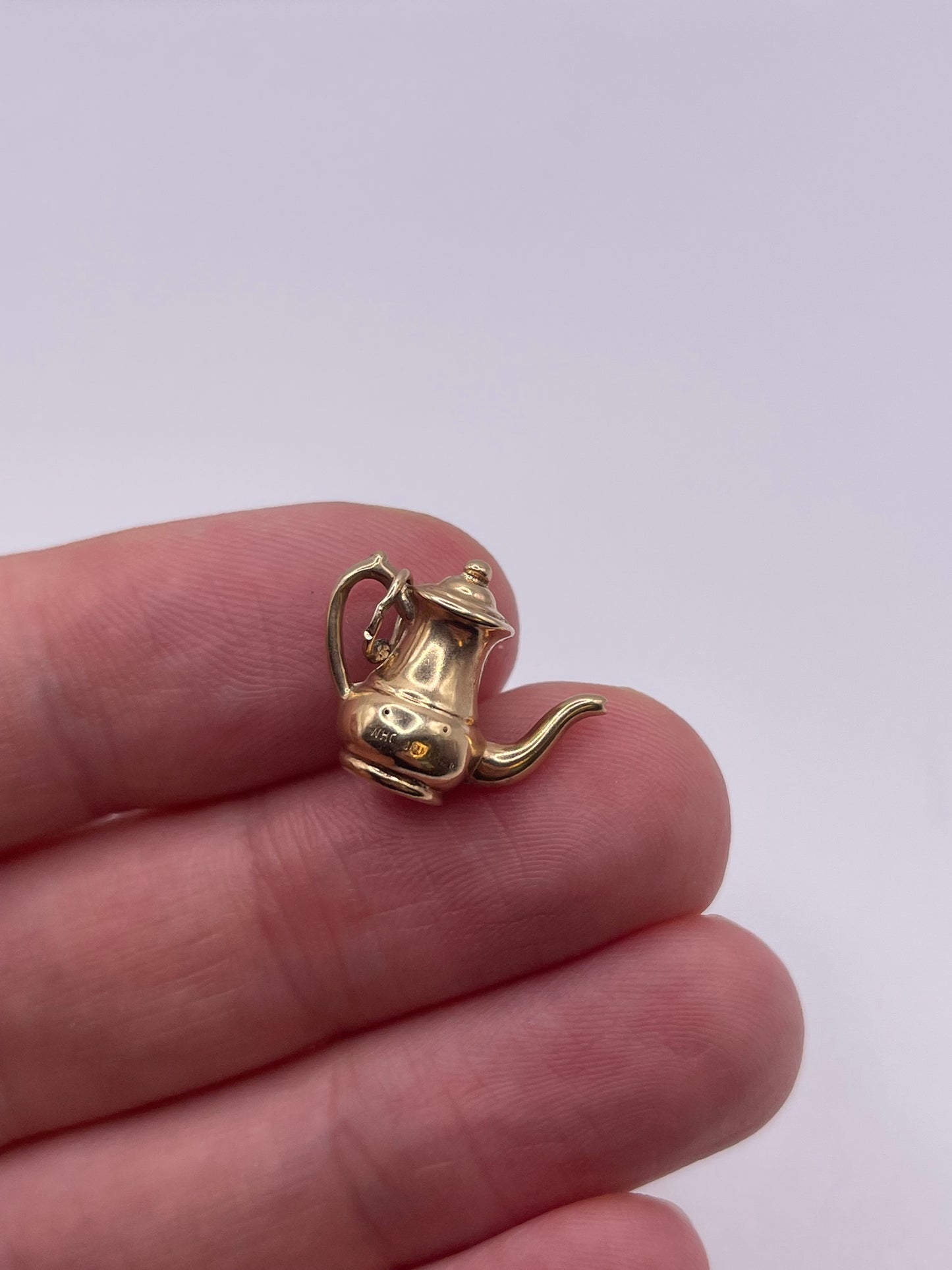 9ct gold coffee pot charm
