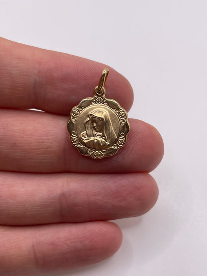 9ct gold st Mary pendant
