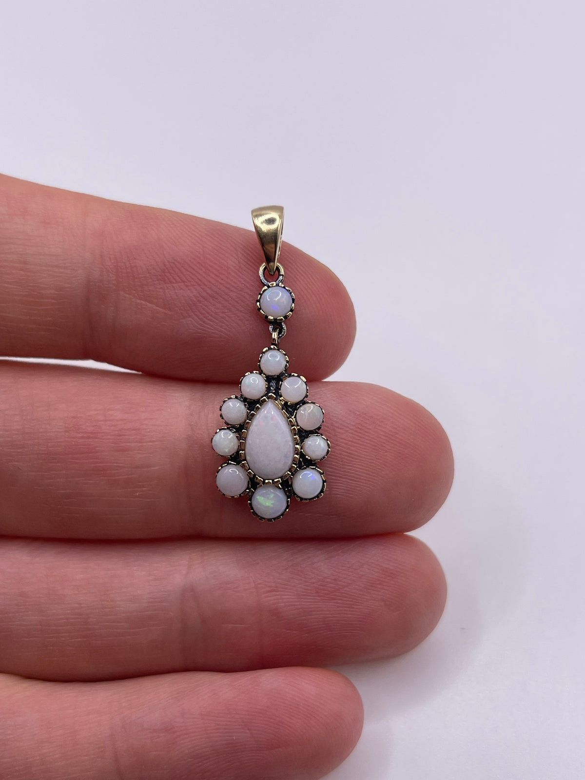 9ct gold opal cluster pendant