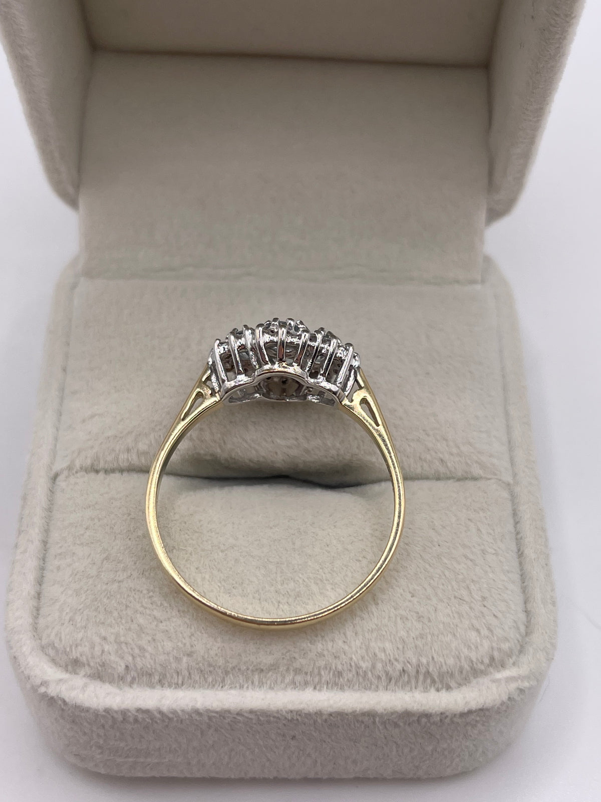 9ct gold aquamarine and diamond ring