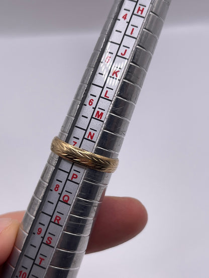 9ct gold patterned band