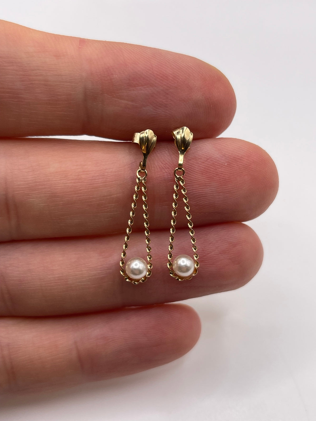 9ct gold pearl earrings
