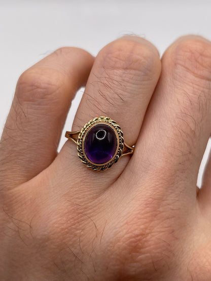 9ct gold cabochon amethyst ring