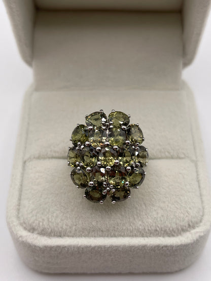 9ct white gold colour change garnet cluster ring