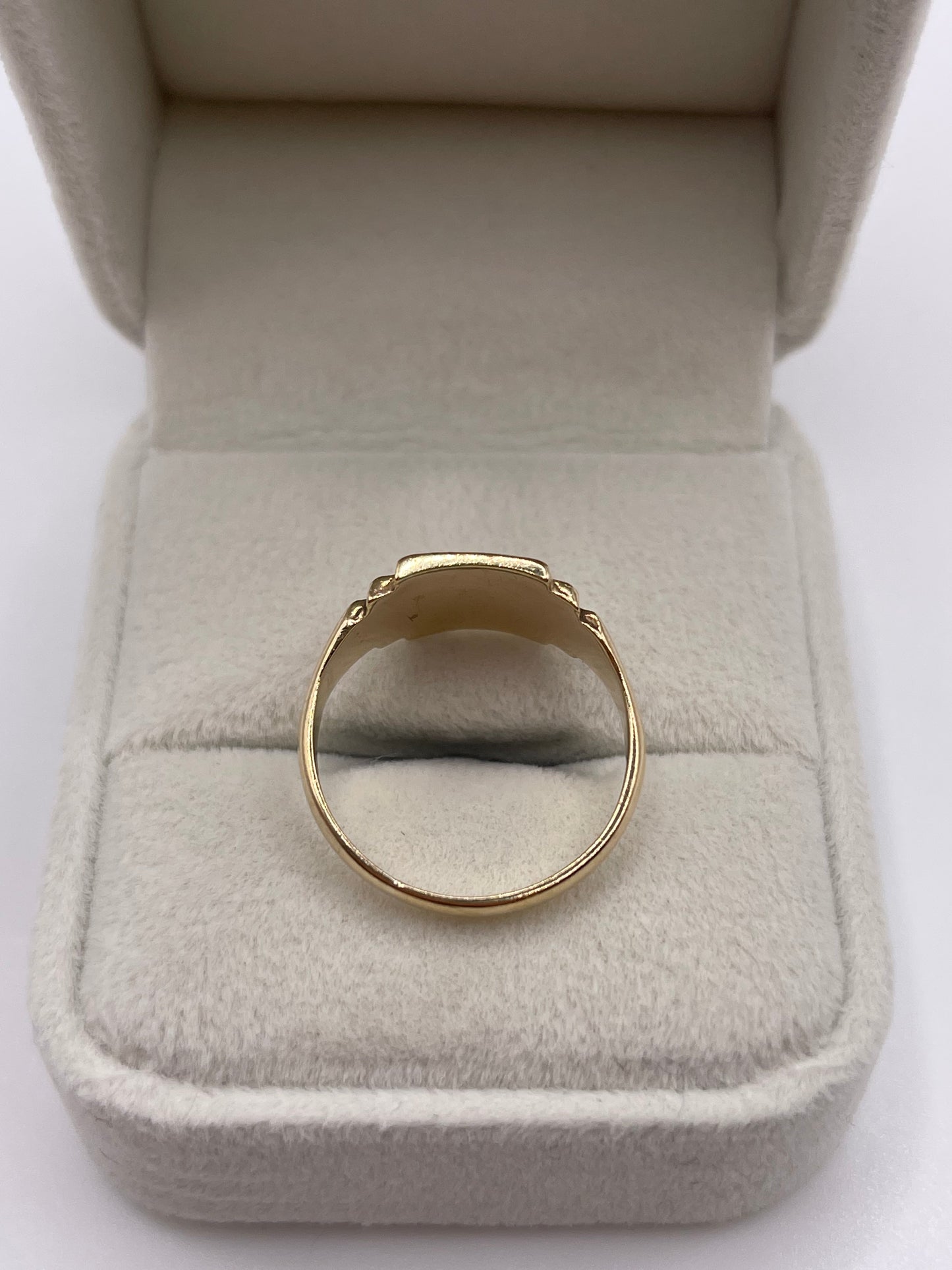 9ct gold signet ring