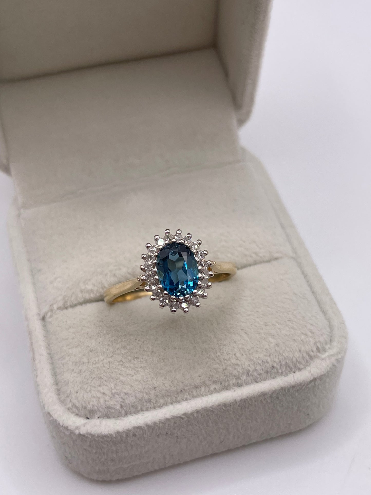 9ct gold topaz and diamond ring