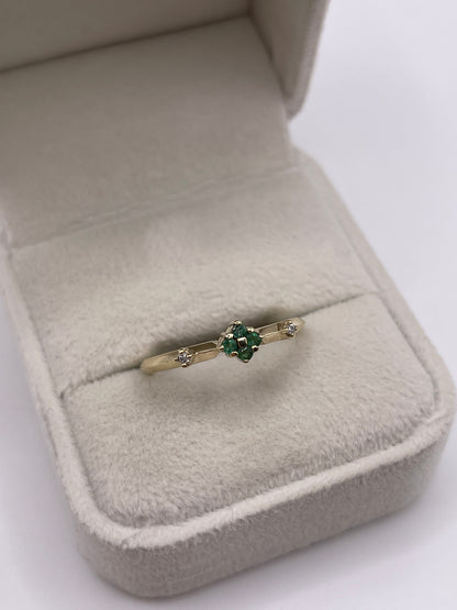 9ct gold emerald and diamond ring