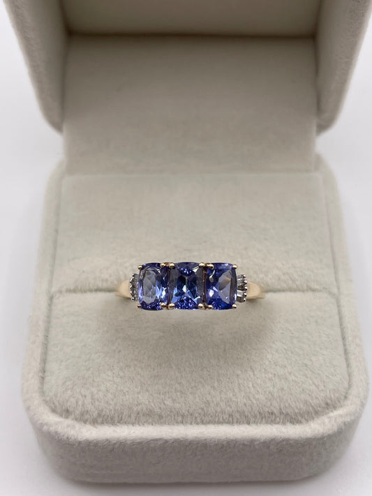 9ct gold tanzanite and diamond ring