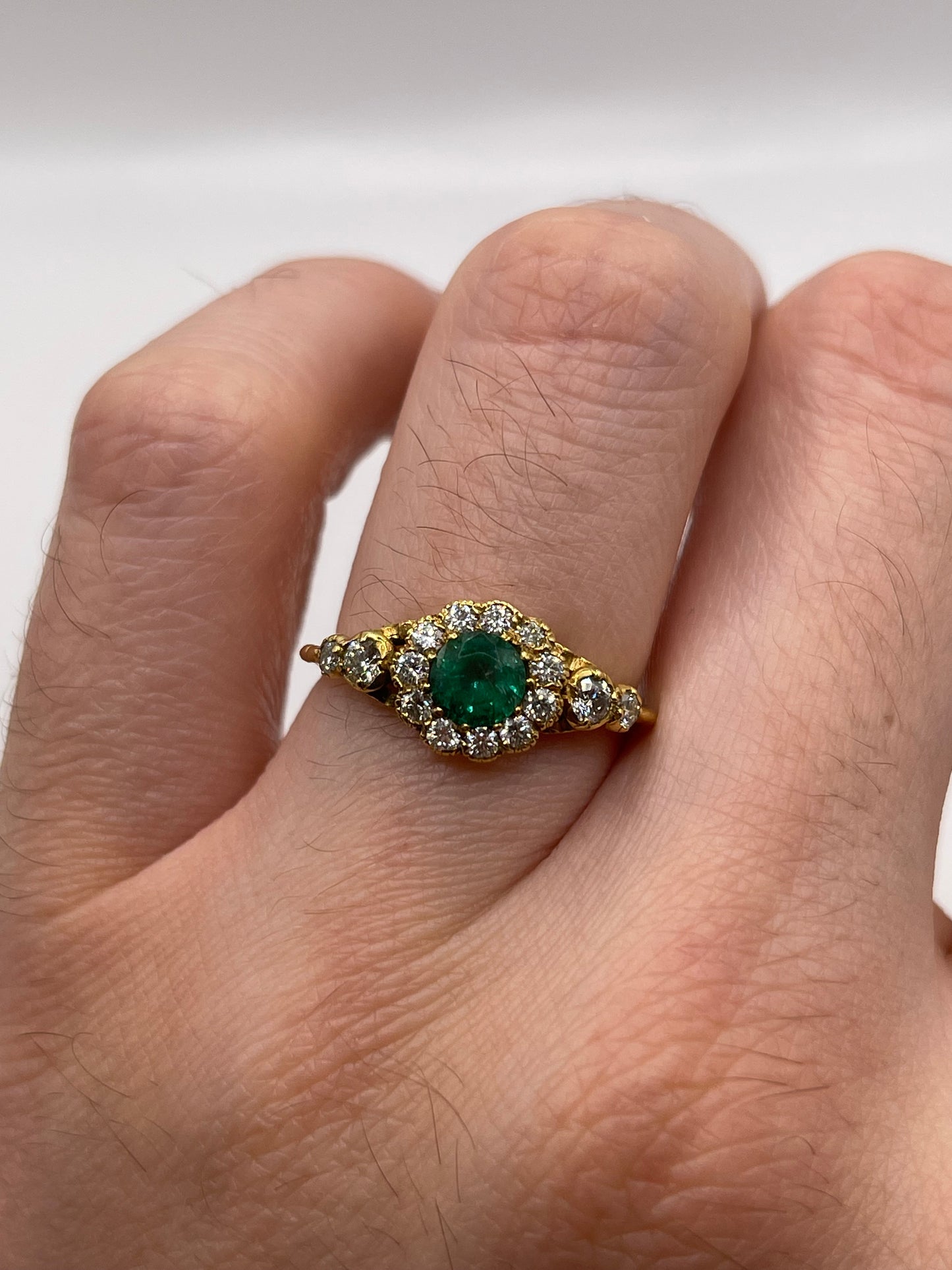 18ct gold emerald and diamond ring