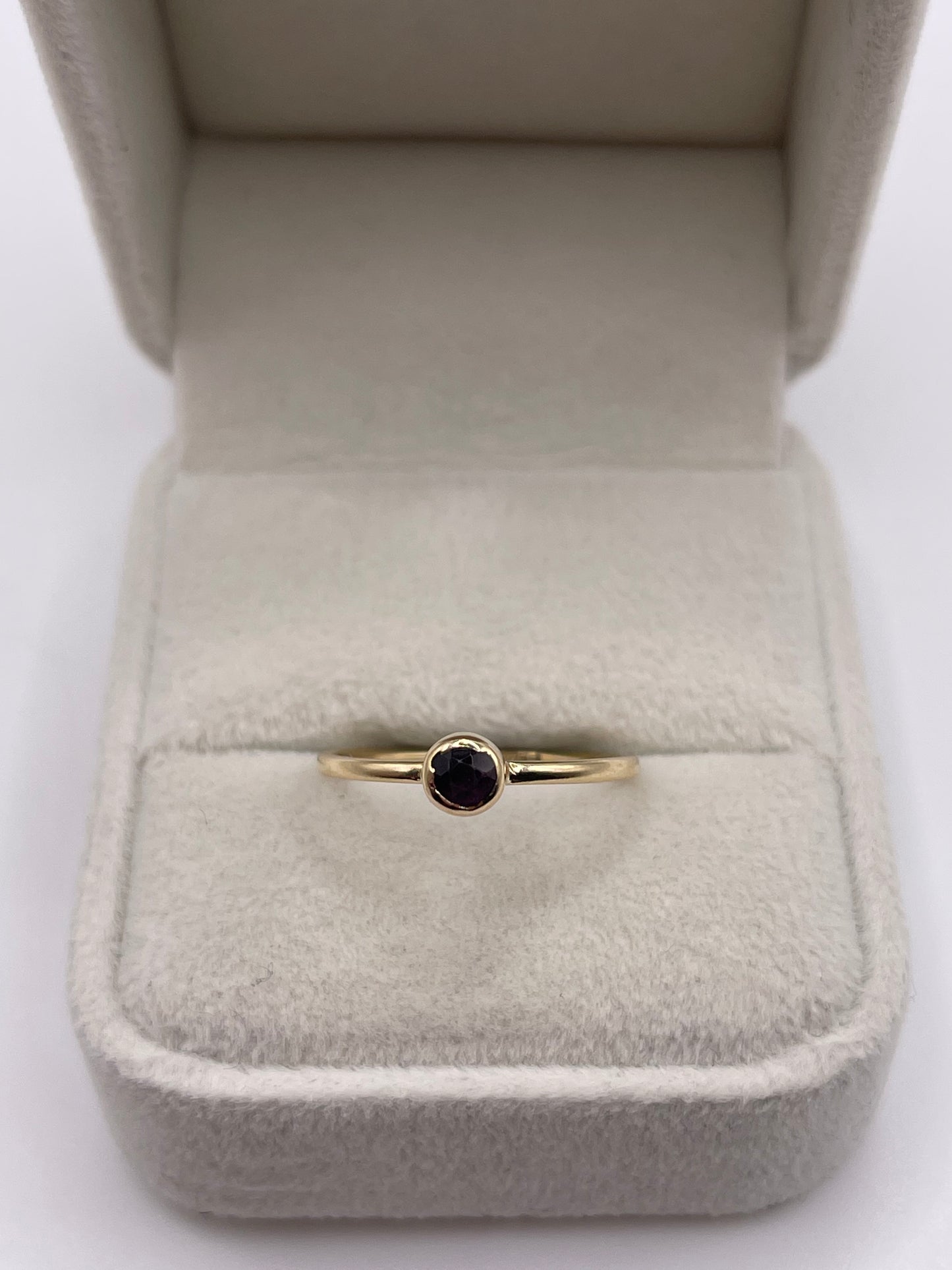 9ct gold amethyst ring