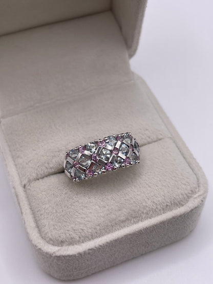 9ct white gold blue and pink topaz ring