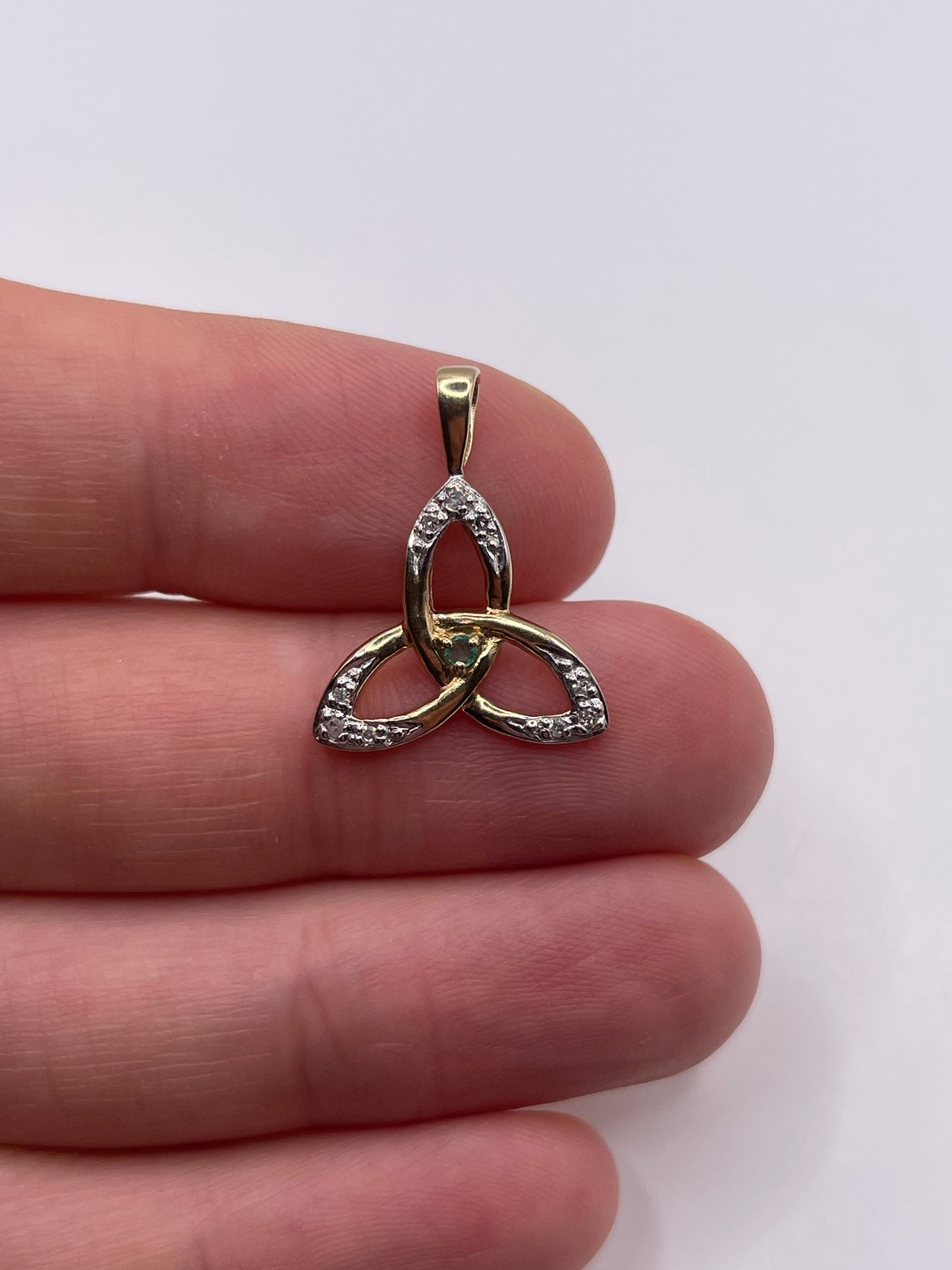 9ct gold emerald and diamond pendant