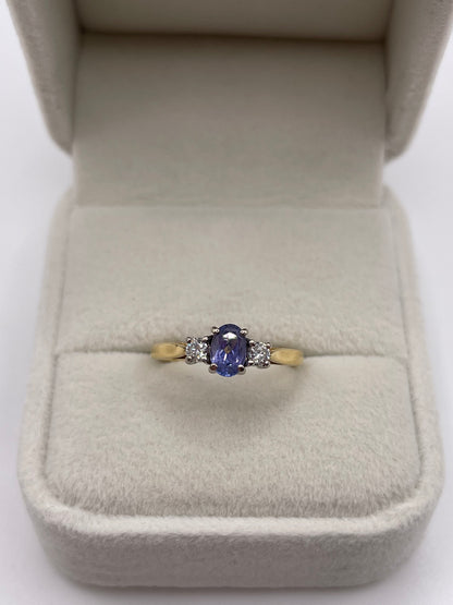 18ct gold tanzanite and diamond ring