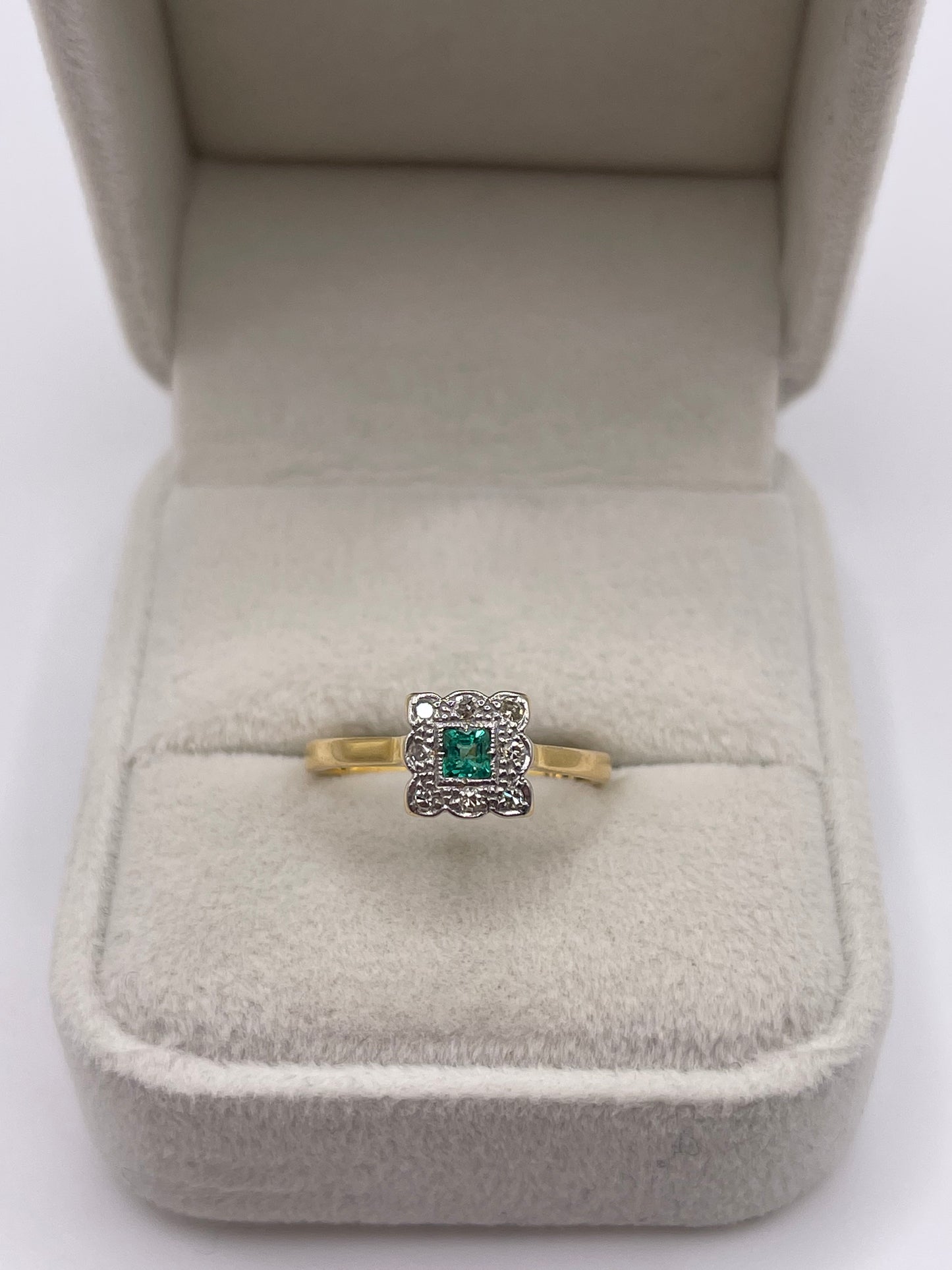 18ct gold emerald and diamond ring