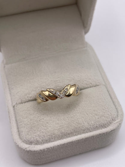 9ct gold diamond wishbone ring