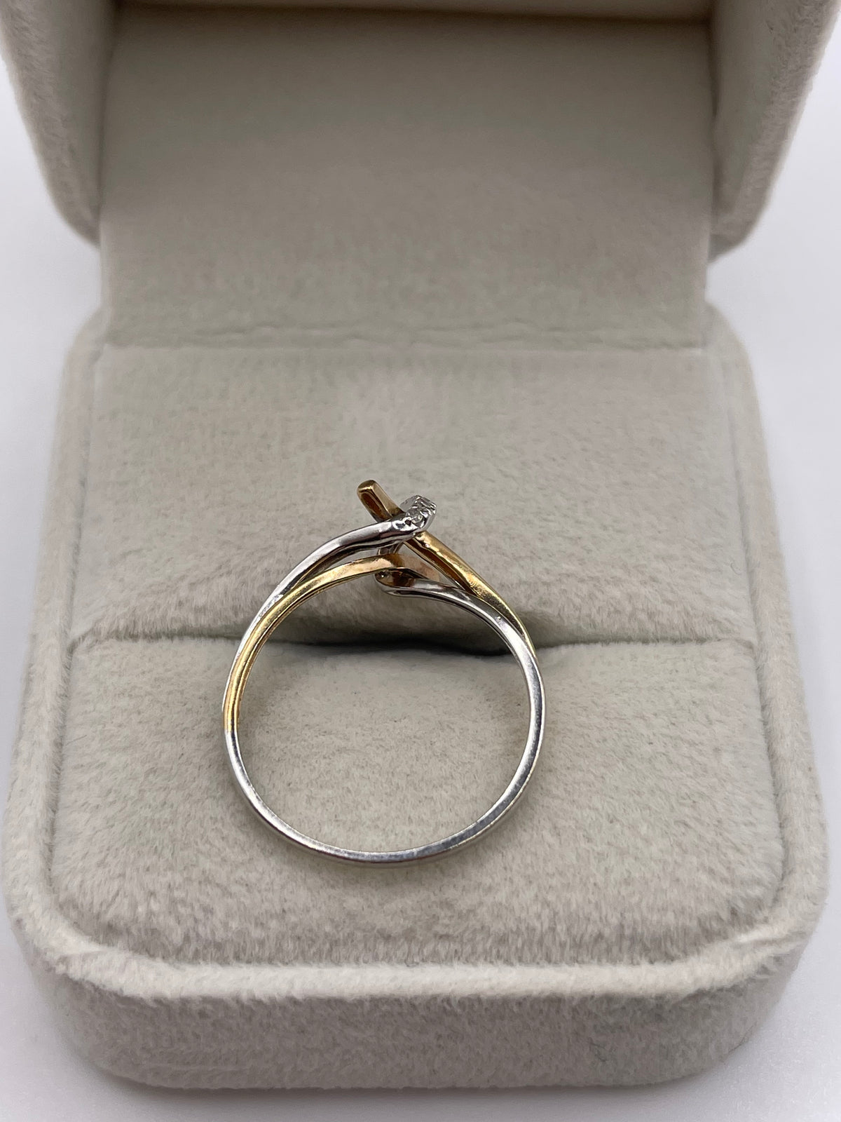 9ct two tone gold diamond ring