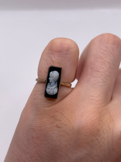 Antique 9ct rose gold cameo ring