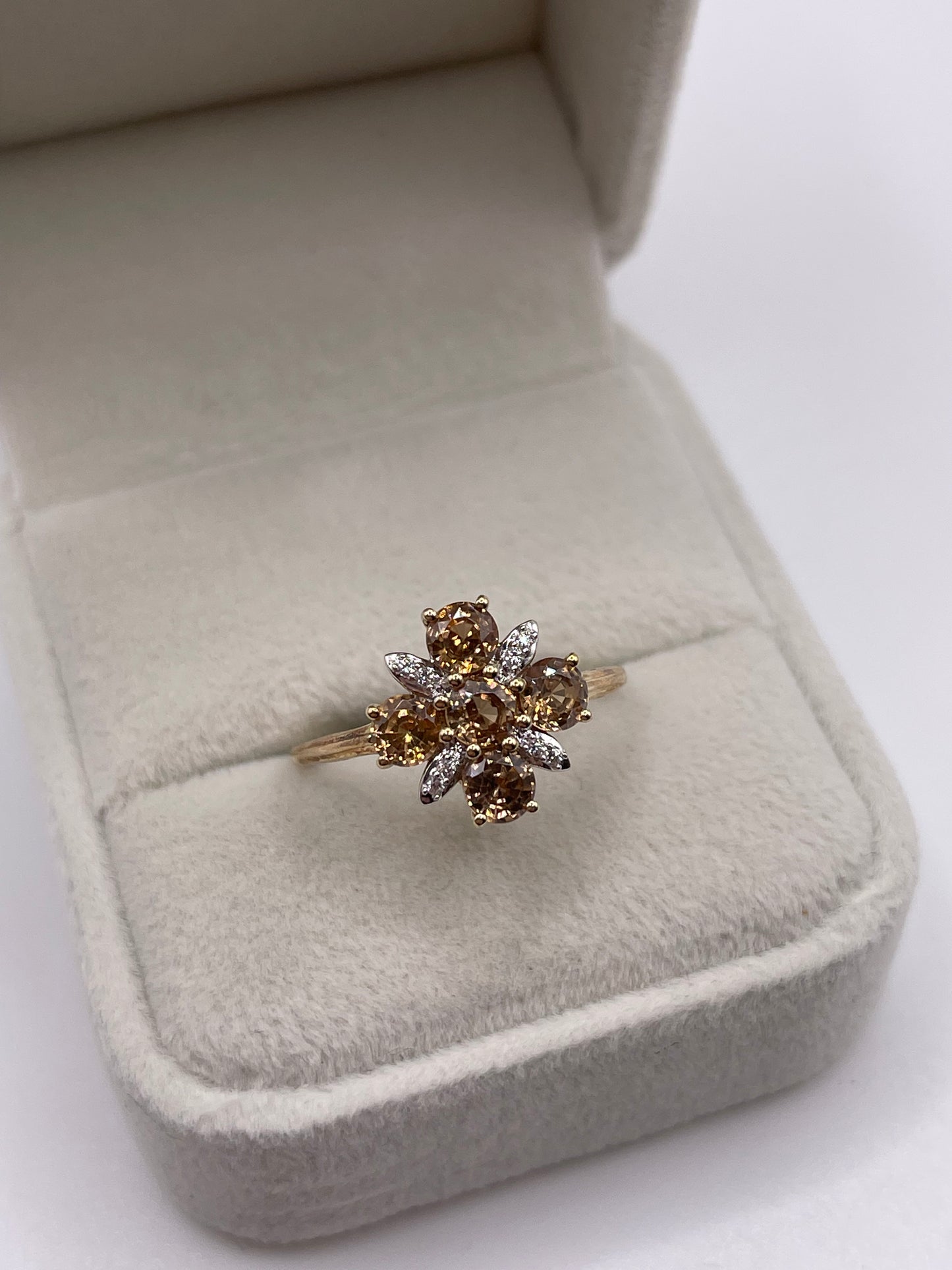 9ct gold quartz and zircon ring