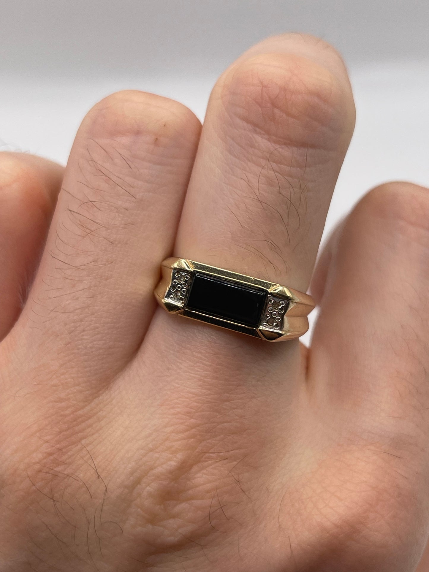 9ct gold onyx and diamond ring