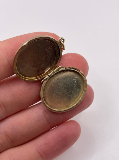 9ct gold locket pendant