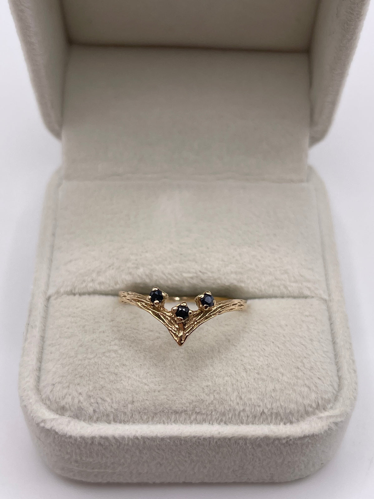 9ct gold sapphire wishbone ring