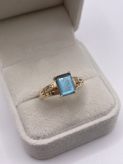 9ct gold labradorite ring