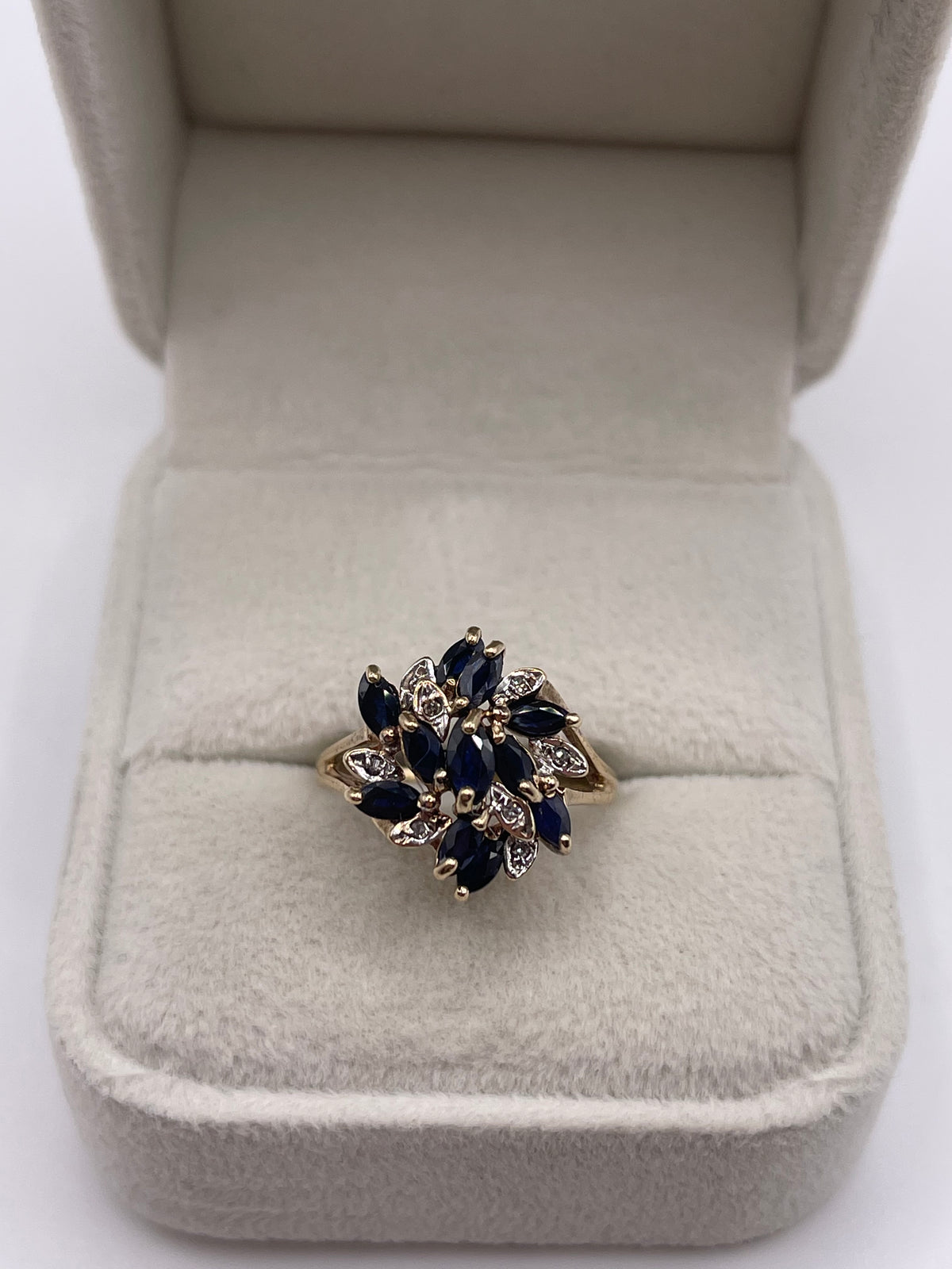 9ct gold sapphire and diamond ring