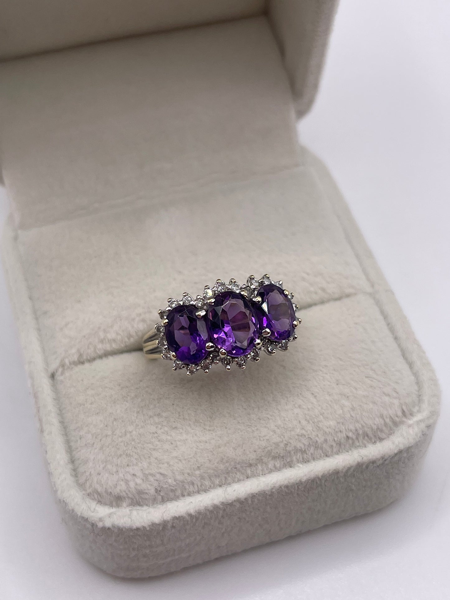 9ct gold amethyst and diamond ring