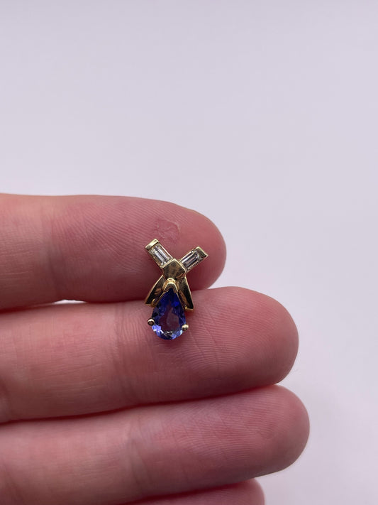 14ct gold tanzanite and diamond pendant