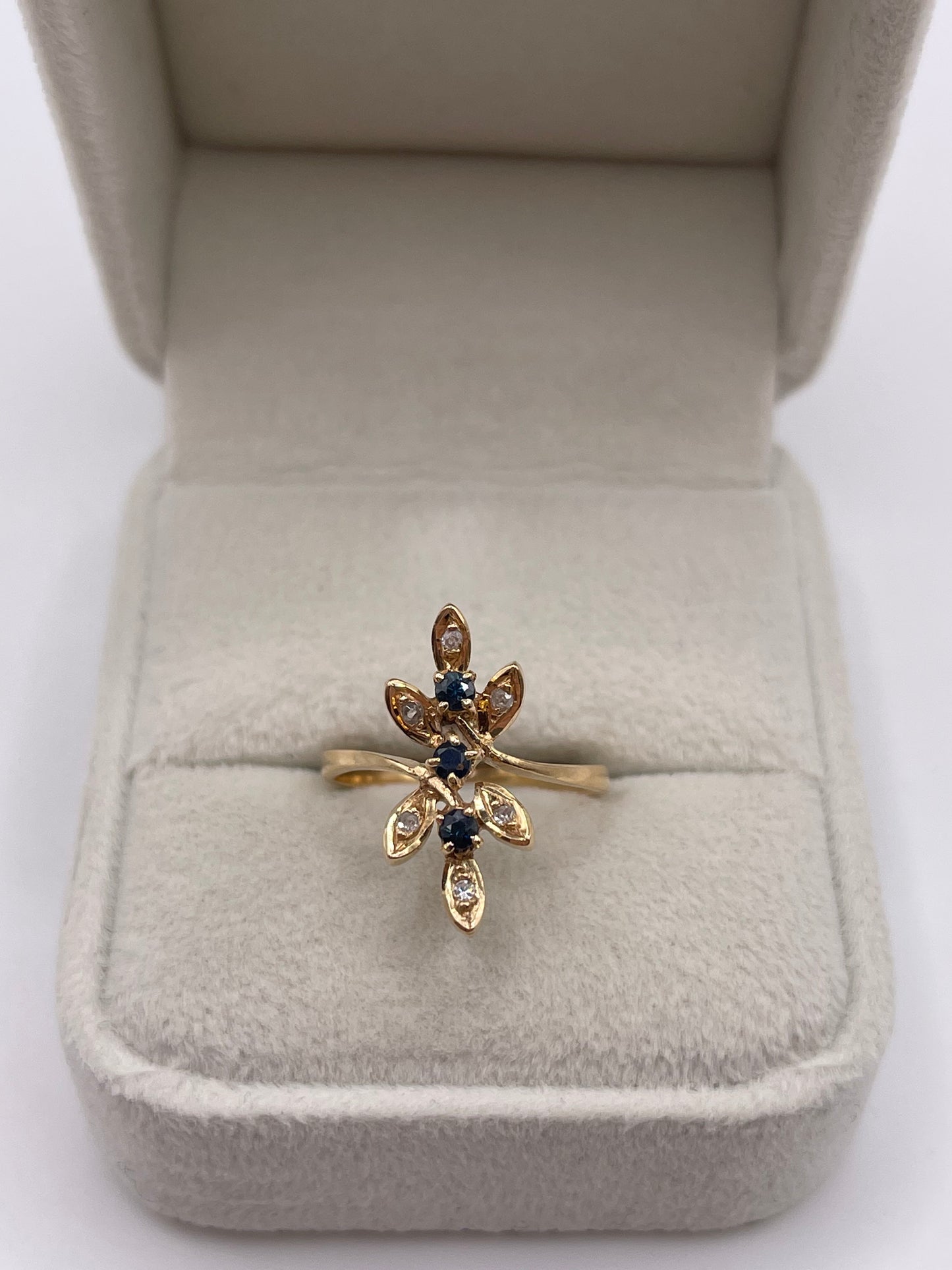 9ct gold sapphire and diamond ring