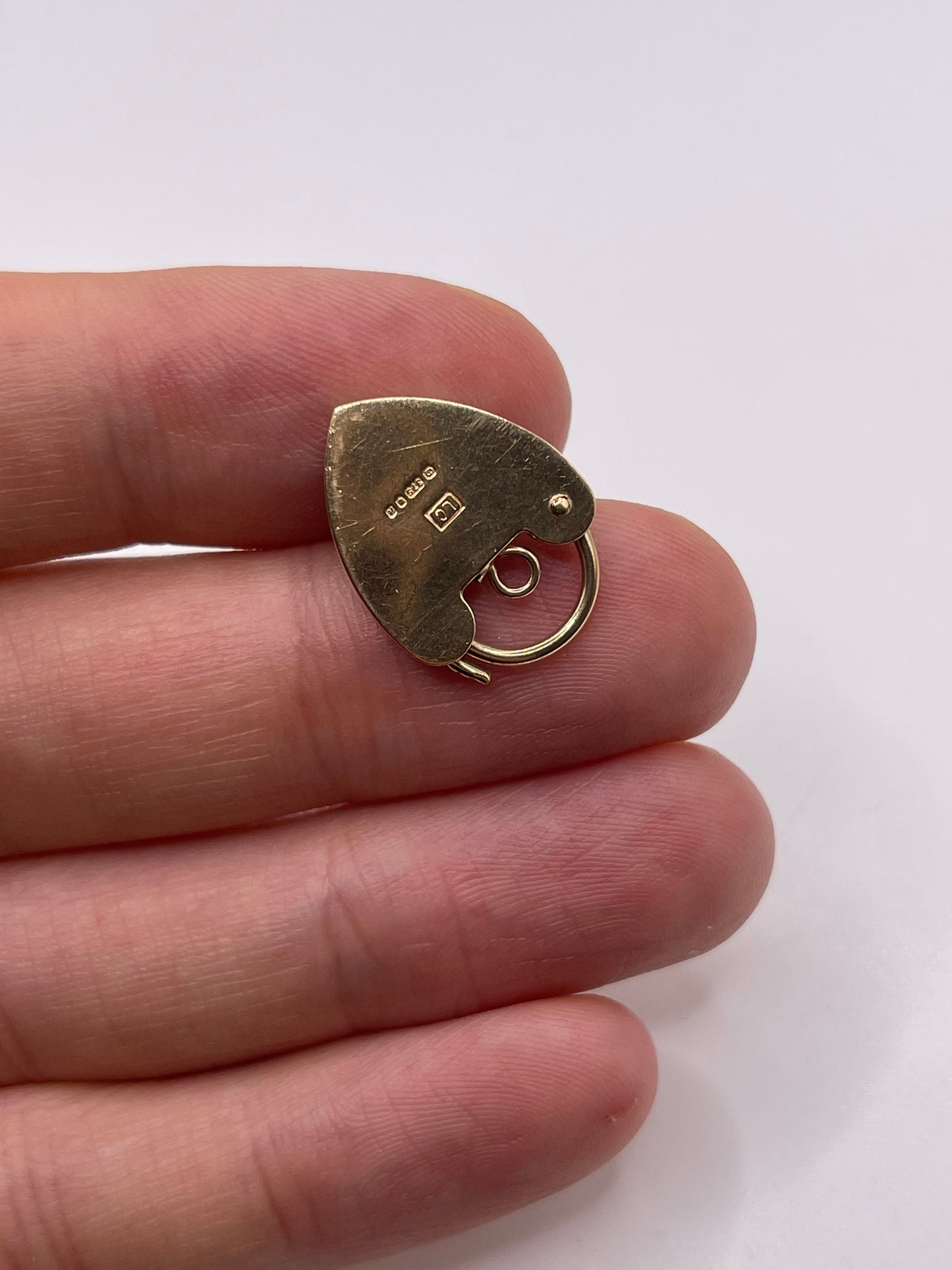 9ct gold padlock 2