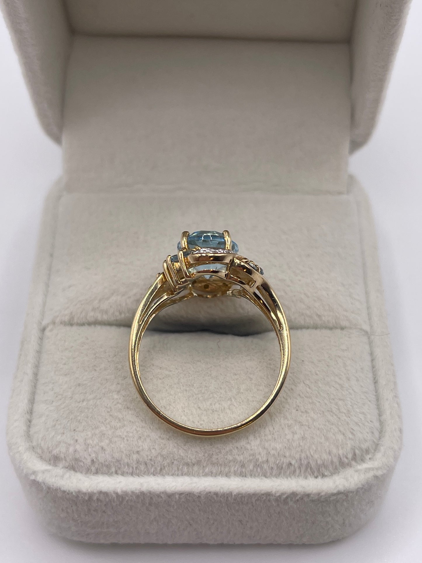 9ct gold topaz and diamond ring