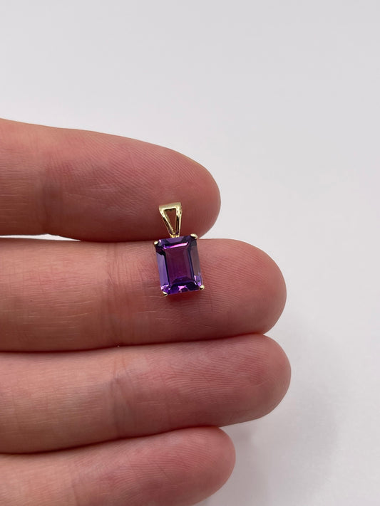 9ct gold amethyst pendant
