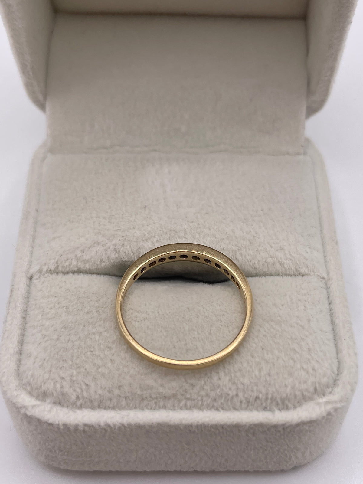 9ct gold diamond ring