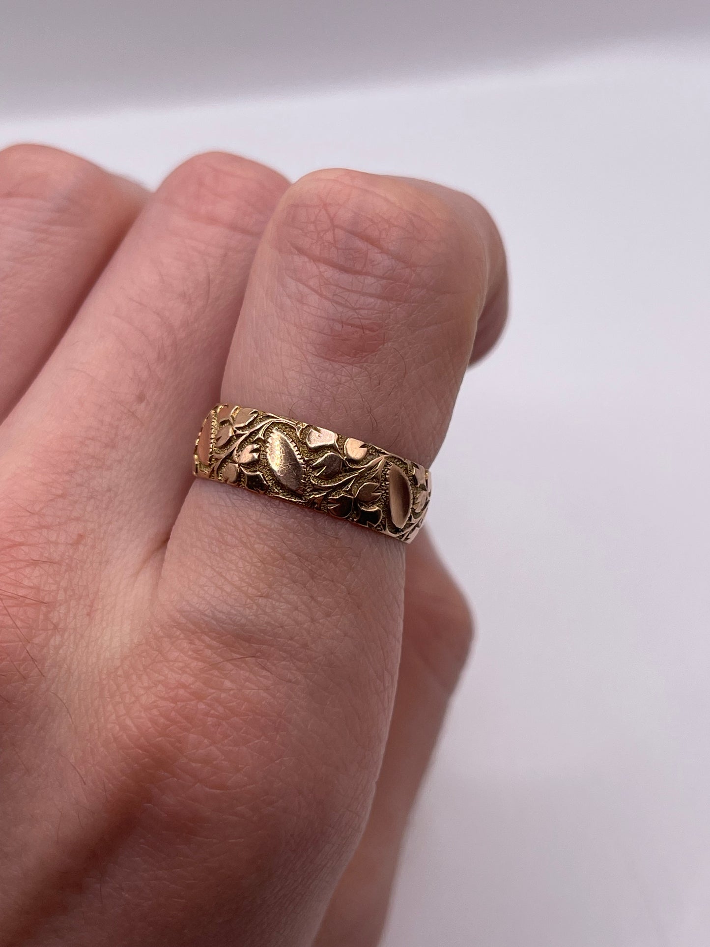 Antique 9ct rose gold band