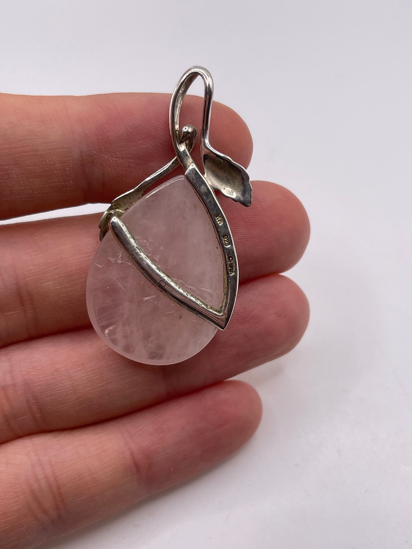 Silver rose quartz pendant